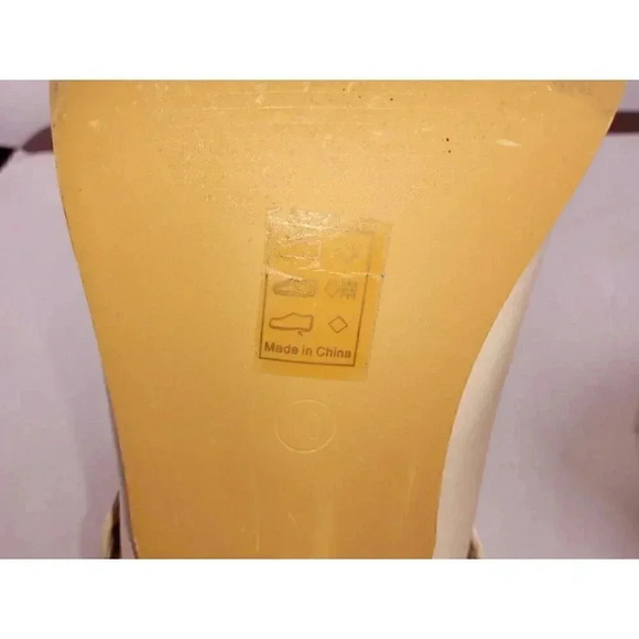 Cape Robbin Womens Ankle Boots Beige Studded Chain Pointed Toe Pull On Size 10 - Picture 8 of 9